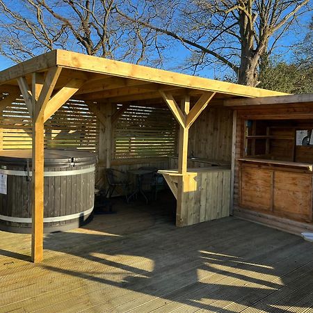 Dukeries Retreat Hotel Ретфорд Екстериор снимка