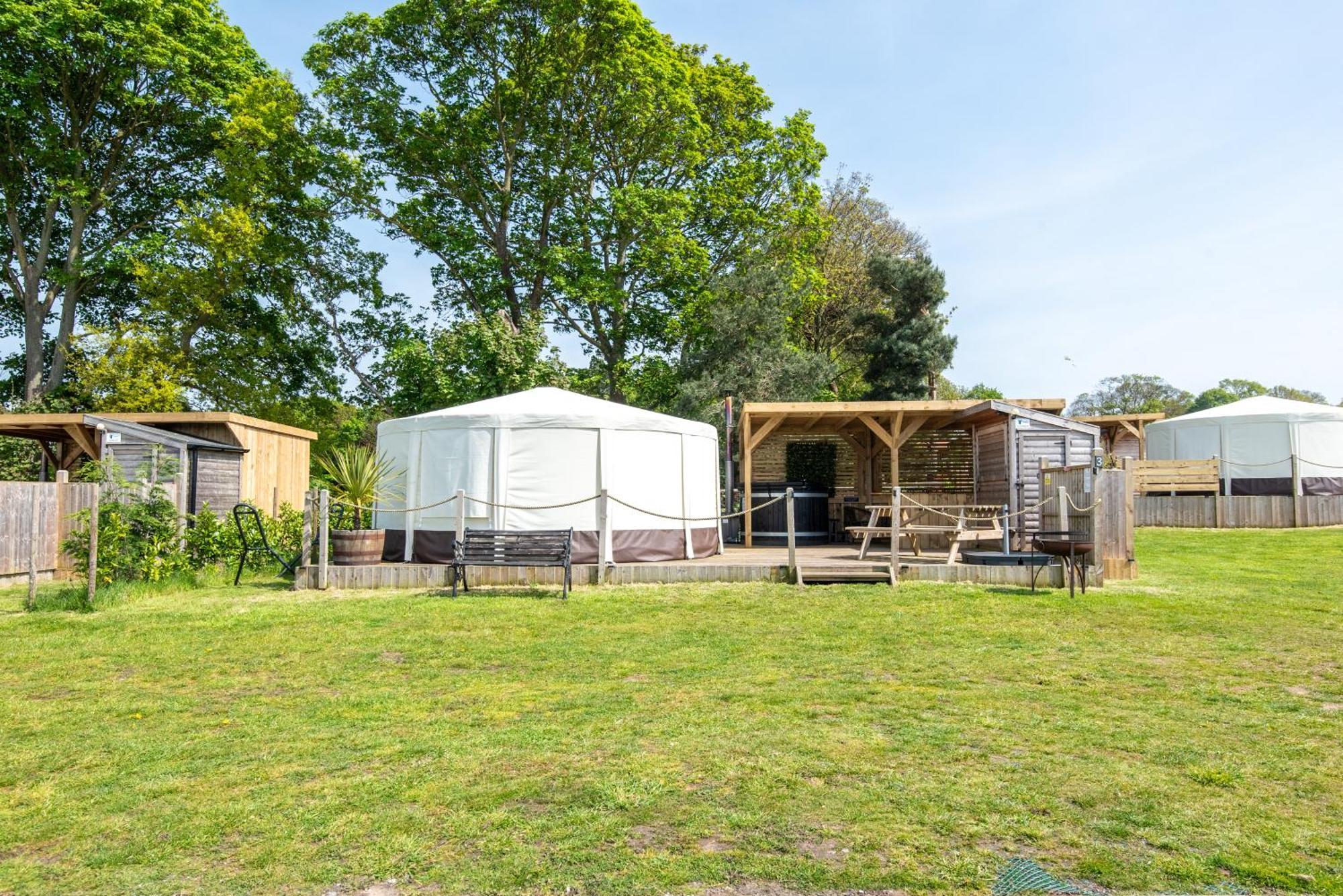 Dukeries Retreat Hotel Ретфорд Екстериор снимка