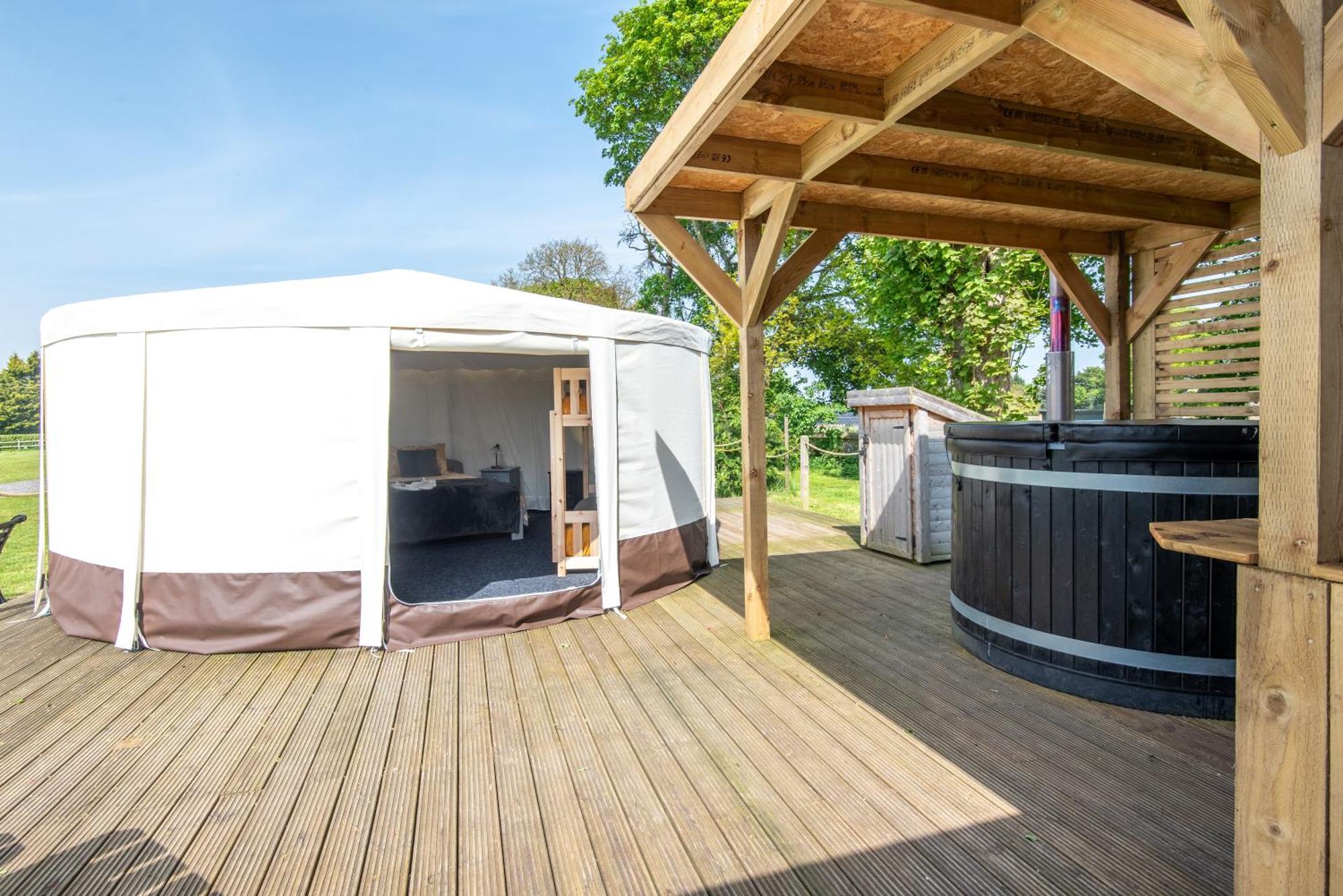 Dukeries Retreat Hotel Ретфорд Екстериор снимка